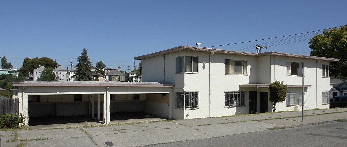 2045 16th Ave in Oakland, CA - Building Photo