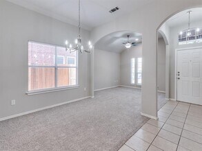 7952 Glenway Dr in Dallas, TX - Building Photo - Building Photo