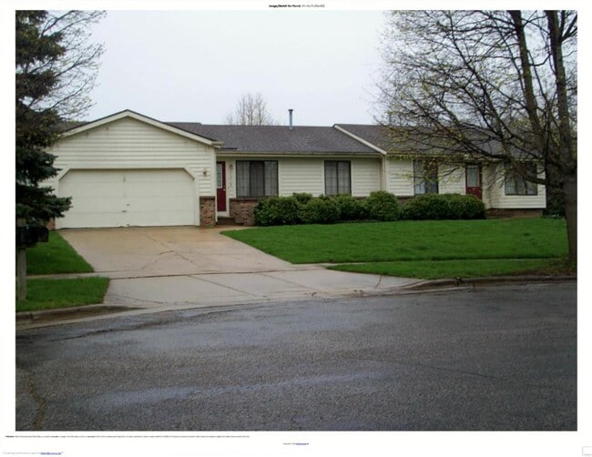 property at 1216 Dale Ct NE