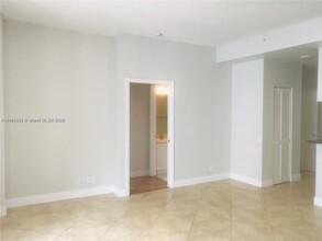 701 Brickell Key Blvd, Unit LPH08 in Miami, FL - Building Photo - Building Photo