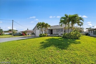 7195 Reymoor Dr in North Fort Myers, FL - Building Photo - Building Photo