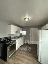 1227 Fargo St S in St. Petersburg, FL - Foto de edificio - Building Photo
