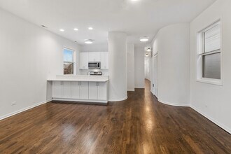 1406 N Greenview Ave in Chicago, IL - Foto de edificio - Building Photo