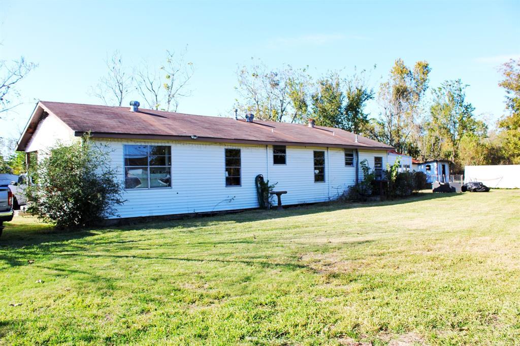 5919 Bender Rd in Humble, TX - Building Photo