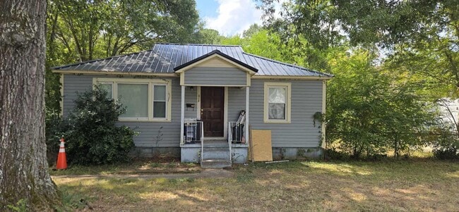 property at 612 Ledford St