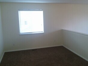 10656 E 113th Ave in Henderson, CO - Foto de edificio - Building Photo