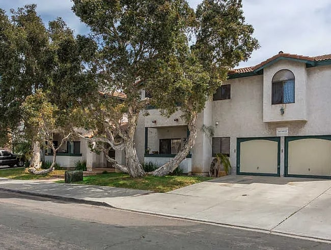 property at 4725 34th St