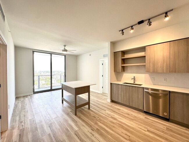 property at 527 SW 5th Ave