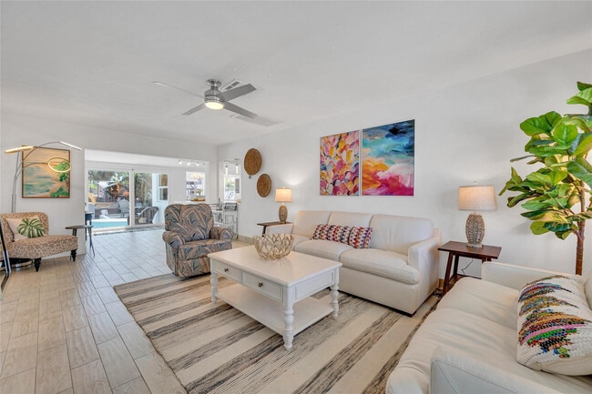 1300 Mango Isle in Fort Lauderdale, FL - Building Photo - Building Photo