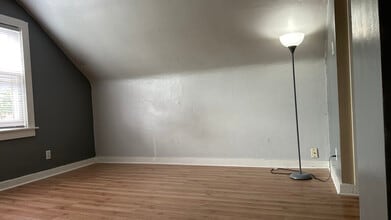 1728 High St, Unit 1/2 in Fort Wayne, IN - Foto de edificio - Building Photo