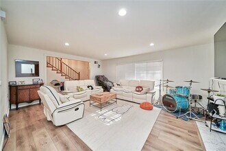 10940 Topeka Dr in Los Angeles, CA - Building Photo - Building Photo