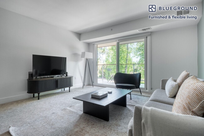 350 Sharon Park Dr in Menlo Park, CA - Building Photo - Building Photo