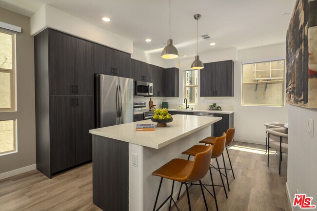 1805 W Bankside Wy in Los Angeles, CA - Building Photo - Building Photo