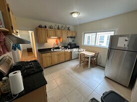 5 Lewis St, Unit 2B in Somerville, MA - Building Photo