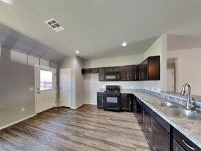 11709 NW 134th St in Piedmont, OK - Building Photo - Building Photo