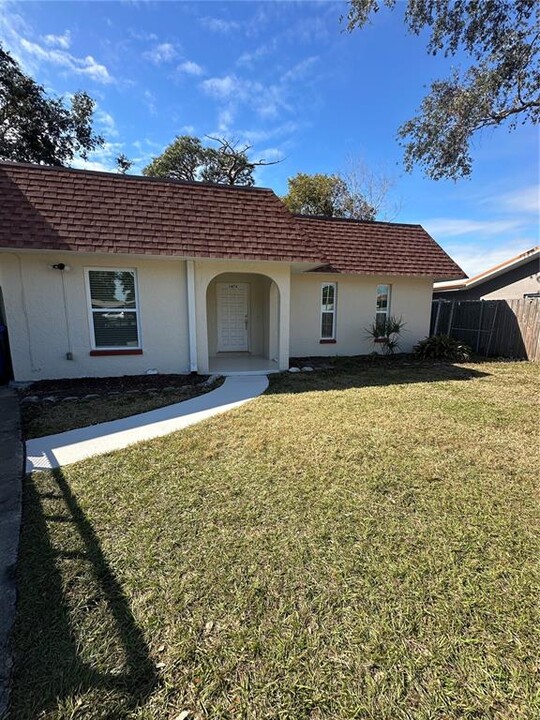 1472 Fresh Dr in Dunedin, FL - Building Photo