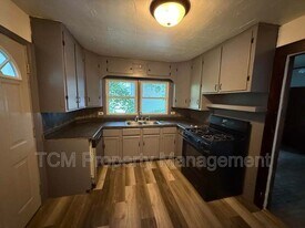 132 N Gorham St in Jackson, MI - Building Photo