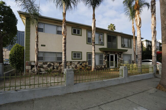 Carlton in Los Angeles, CA - Building Photo - Building Photo