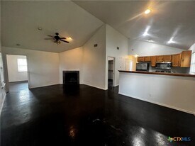 41340 FM3159 in Canyon Lake, TX - Building Photo