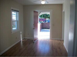 867 Paula St in San Jose, CA - Foto de edificio - Building Photo