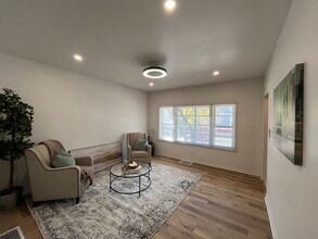 128 E Lloyd St in Milwaukee, WI - Building Photo - Building Photo
