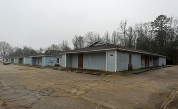 401 Orchard St in Wadesboro, NC - Building Photo - Building Photo