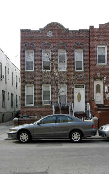 2460 64th St in Brooklyn, NY - Building Photo