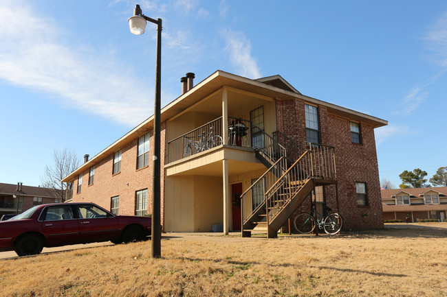 Leverett Townhouses in Fayetteville, AR - Foto de edificio - Building Photo