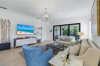 16374 Viansa Wy in Naples, FL - Building Photo - Building Photo