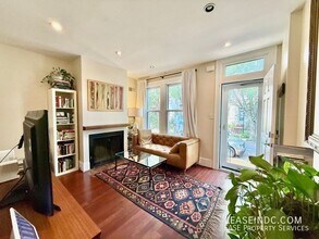 241 Warren St NE in Washington, DC - Building Photo - Building Photo