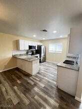 1019 SE 11th St in Cape Coral, FL - Building Photo - Building Photo