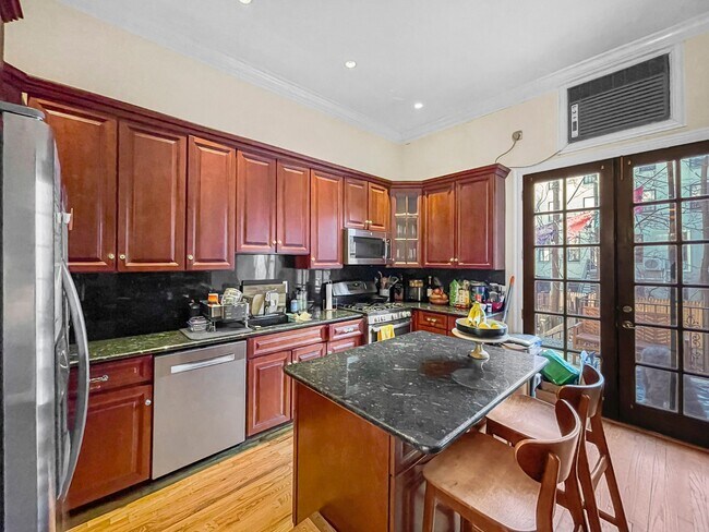 164 W 130th St in New York, NY - Building Photo - Building Photo