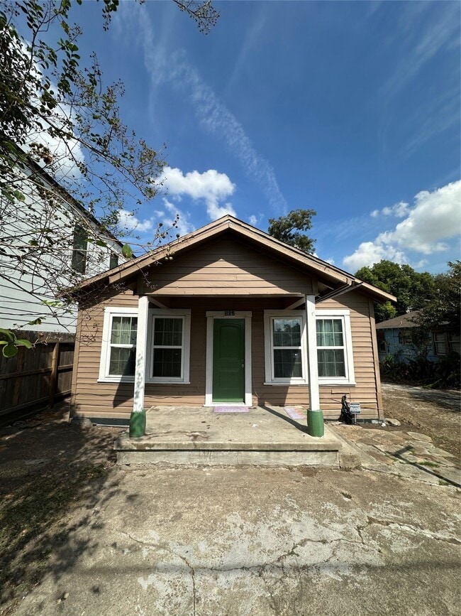 property at 1125 E 27th St