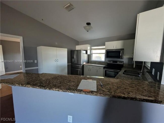 316 NE 7th St in Cape Coral, FL - Building Photo - Building Photo