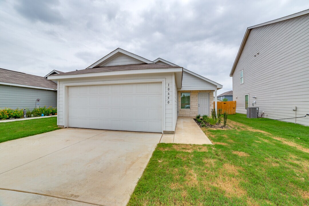 10650 Vesta Curv in San Antonio, TX - Building Photo