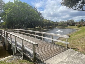 1123 11th Ln in Palm Beach Gardens, FL - Building Photo - Building Photo