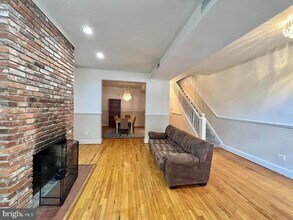 824 7th St NE in Washington, DC - Building Photo - Building Photo
