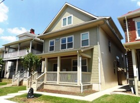 106 E 11th Ave in Columbus, OH - Building Photo
