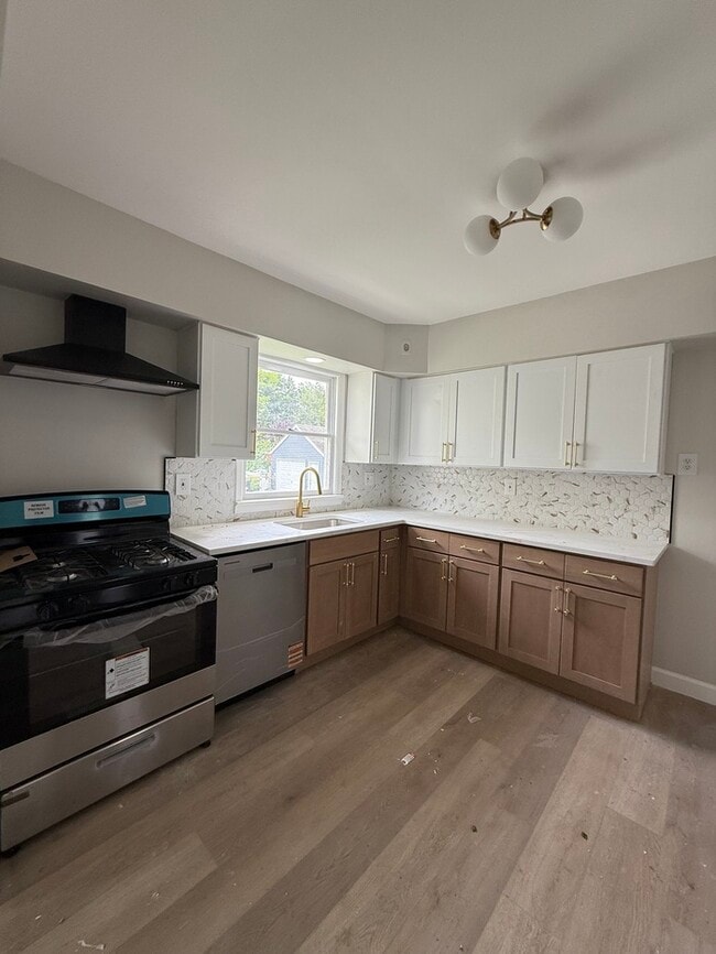 property at 718 Green Ave