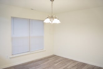 The Willows at Spring Mill in Mullica Hill, NJ - Building Photo - Building Photo