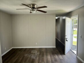 84 Tower Manor Cir E in Auburndale, FL - Building Photo - Building Photo