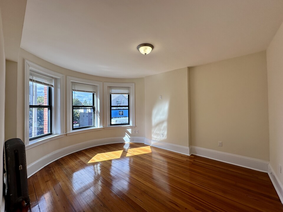 857 Massachusetts Ave, Unit 07 in Cambridge, MA - Building Photo