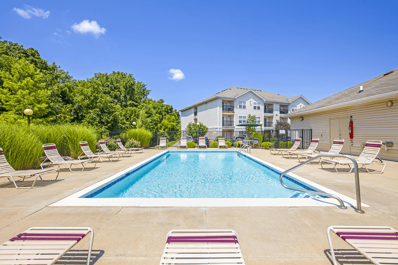 Maple Brook Apartments in Louisville, KY - Building Photo