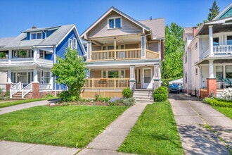 1331 W 102nd St, Unit 2 in Cleveland, OH - Building Photo - Building Photo