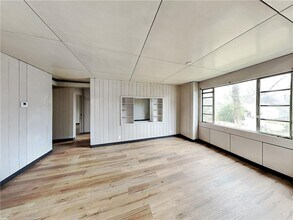 832 Burchill St SW in Atlanta, GA - Foto de edificio - Building Photo