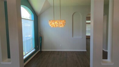 10314 Raybrook Ln in Houston, TX - Foto de edificio - Building Photo