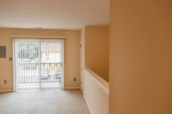 1304 Normandy Ct in Flemington, NJ - Building Photo - Building Photo