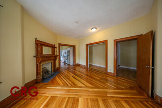 22 Grand View Ave, Unit 1 in Somerville, MA - Foto de edificio - Building Photo