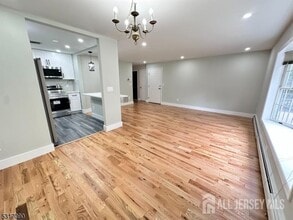 107A S Maple Ave in Park Ridge, NJ - Building Photo - Building Photo