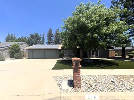 278 E Moody Ave in Fresno, CA - Building Photo